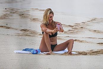 Kelly Rohrbach topless on a beach paparazzi photos