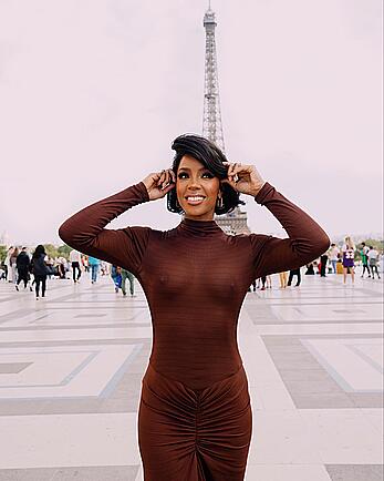 Kelly Rowland sheer nipples at Christopher Esber SS24 Fashion Show in Paris