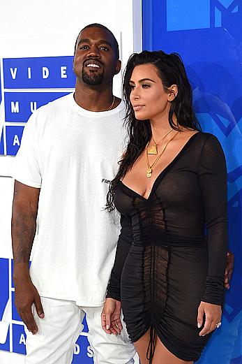 Kim Kardashian looking sexy at 2016 MTV Video Music Awards