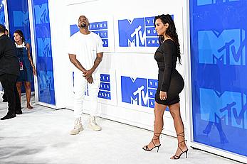 Kim Kardashian looking sexy at 2016 MTV Video Music Awards