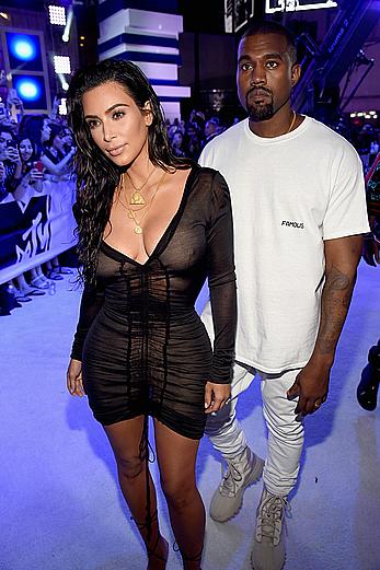 Kim Kardashian looking sexy at 2016 MTV Video Music Awards