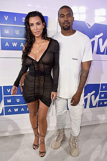 Kim Kardashian looking sexy at 2016 MTV Video Music Awards