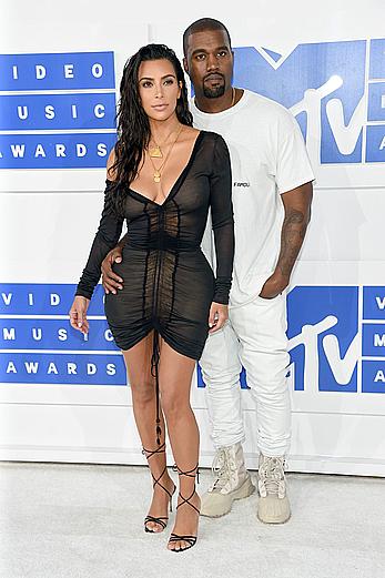 Kim Kardashian looking sexy at 2016 MTV Video Music Awards