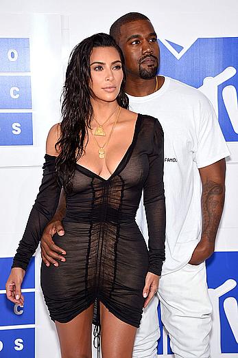 Kim Kardashian looking sexy at 2016 MTV Video Music Awards