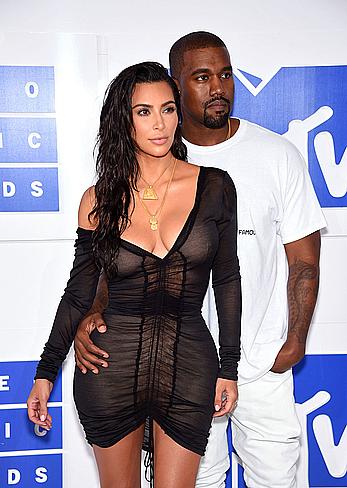 Kim Kardashian looking sexy at 2016 MTV Video Music Awards