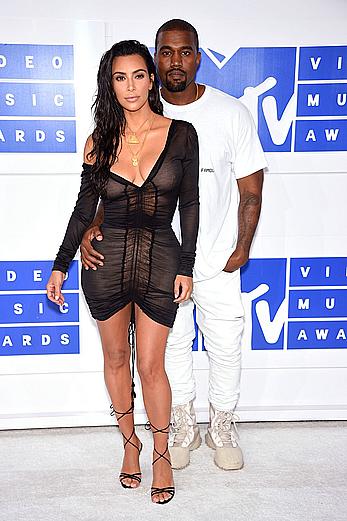 Kim Kardashian looking sexy at 2016 MTV Video Music Awards