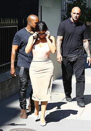 Kim Kardashian flaunt her assets in form-fitting outfit in Paris