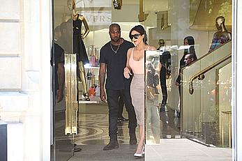 Kim Kardashian flaunt her assets in form-fitting outfit in Paris