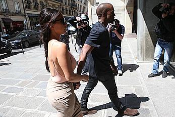 Kim Kardashian flaunt her assets in form-fitting outfit in Paris