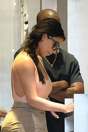 Kim Kardashian flaunt her assets in form-fitting outfit in Paris