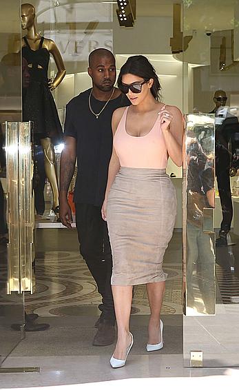 Kim Kardashian flaunt her assets in form-fitting outfit in Paris