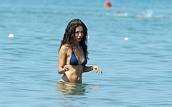 Laura Barriales in bikini candids