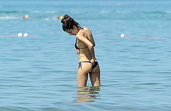 Laura Barriales in bikini candids