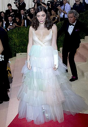 Lorde nipple slip at Costume Institute Gala in New York City