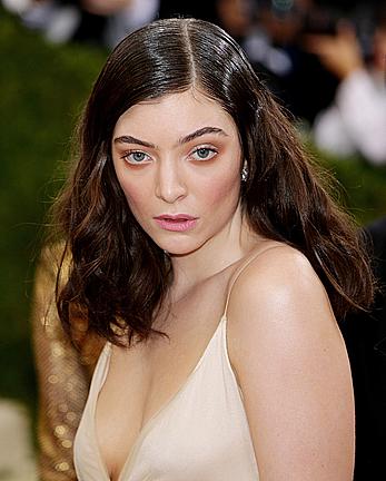 Lorde nipple slip at Costume Institute Gala in New York City