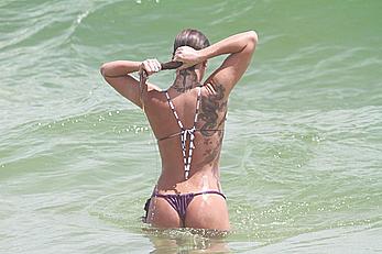 Luizeani Altenhofen caught in bikini on the beach of Barra da Tijuca