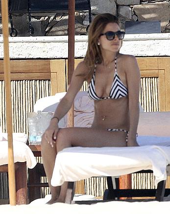 Maria Menounos in bikini poolside paparazzi shots