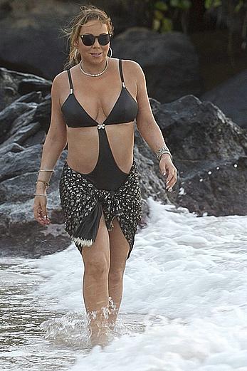 Mariah Carey nipple slip in bikini in Hawaii