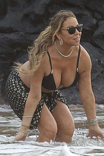 Mariah Carey nipple slip in bikini in Hawaii