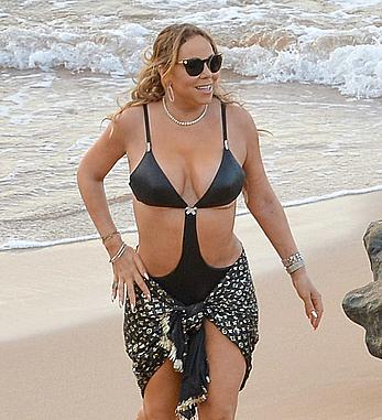 Mariah Carey nipple slip in bikini in Hawaii