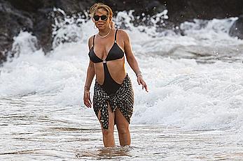 Mariah Carey nipple slip in bikini in Hawaii