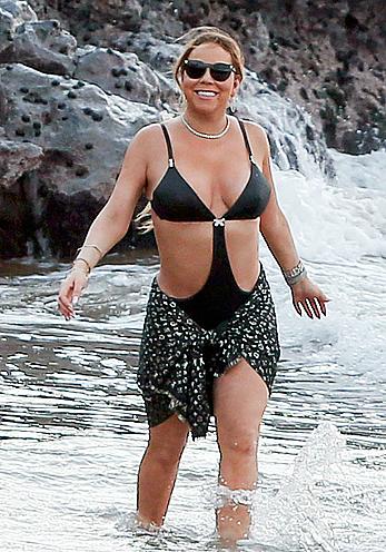 Mariah Carey nipple slip in bikini in Hawaii