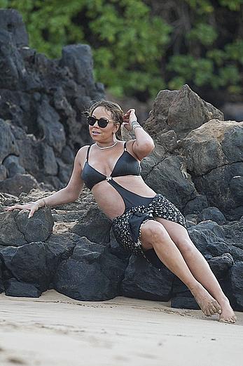 Mariah Carey nipple slip in bikini in Hawaii