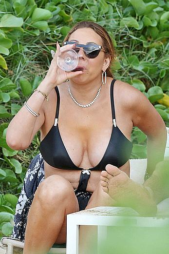 Mariah Carey nipple slip in bikini in Hawaii