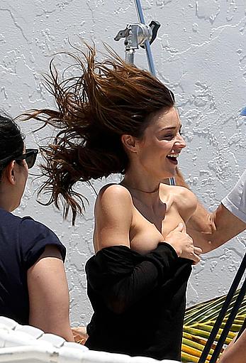 Miranda Kerr topless behined the scenes