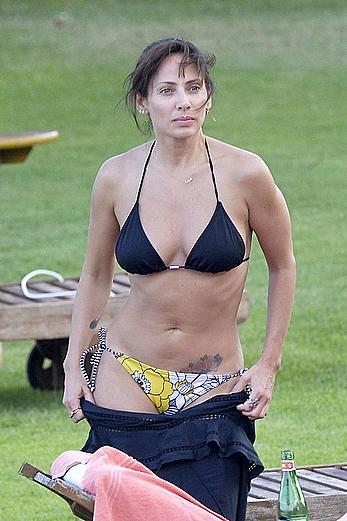 Natalie Imbruglia nipslip wearing a bikini in Sardinia