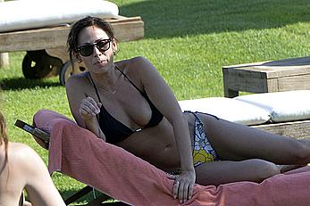 Natalie Imbruglia nipslip wearing a bikini in Sardinia