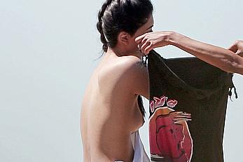 Neelam Gill changing on a beach during photoshoot shows her nude tits in Malibu beach