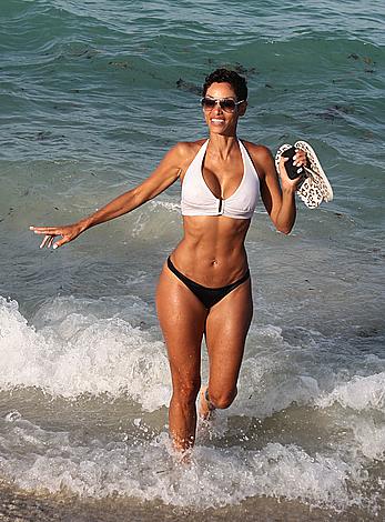 Nicole Murphy enjoying a day on the beach in Miami