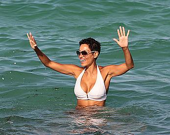 Nicole Murphy enjoying a day on the beach in Miami