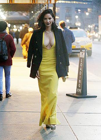 Olivia Munn sexy cleavage in yellow dress