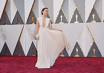 Olivia Wilde looking sexy at 88th Annual Academy Awards in Hollywood