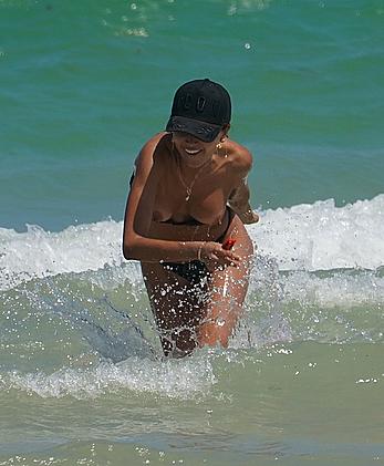 Patricia Contreras boob slip on the beach in Miami