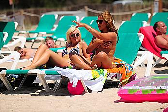 UK Big Brother 11 babe Rachael White in bikini and topless on a beach paparazzi photos