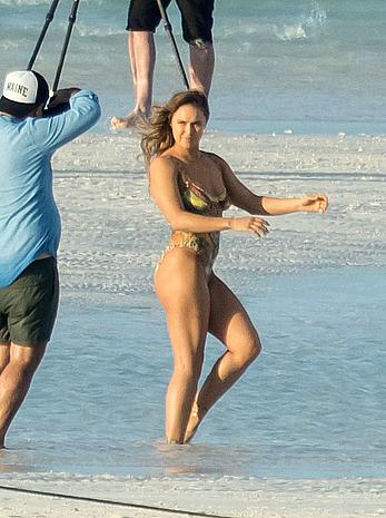 Ronda Rousey nude in body paint the SI photoshoot in Bahamas