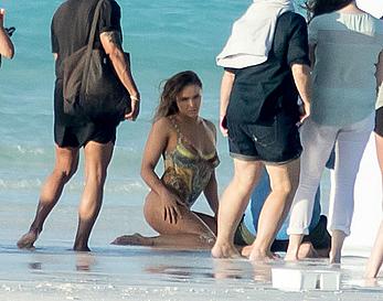 Ronda Rousey nude in body paint the SI photoshoot in Bahamas