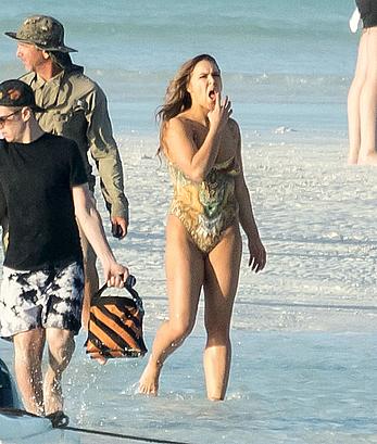 Ronda Rousey nude in body paint the SI photoshoot in Bahamas