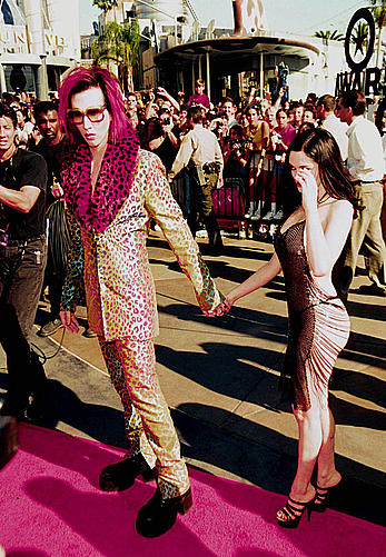 Rose McGowan nude boobs and ass under fully transparent dress at MTV Movie Awards 1998