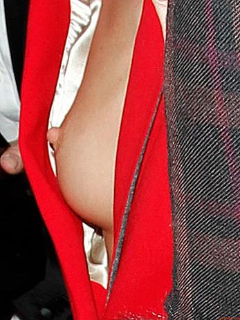 Rosie Huntington-Whiteley titslip paparazzi shost