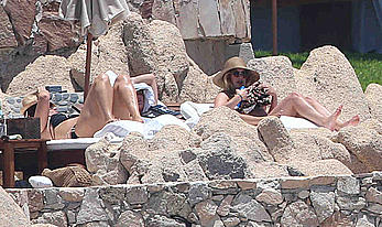 Rumer Willis and Tallulah Willis caught topless in Cabo San Lucas