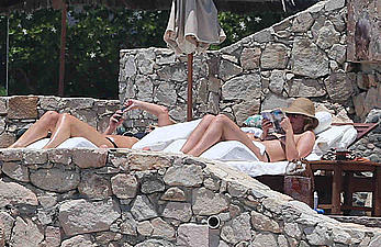 Rumer Willis and Tallulah Willis caught topless in Cabo San Lucas