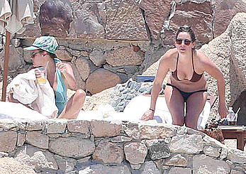 Rumer Willis and Tallulah Willis caught topless in Cabo San Lucas