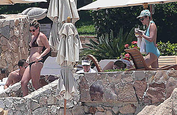 Rumer Willis and Tallulah Willis caught topless in Cabo San Lucas