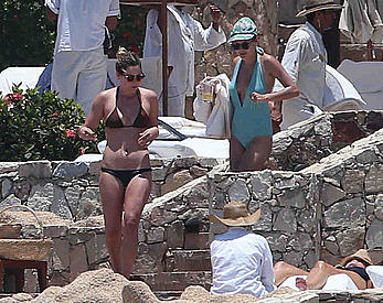 Rumer Willis and Tallulah Willis caught topless in Cabo San Lucas