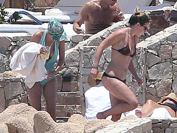 Rumer Willis and Tallulah Willis caught topless in Cabo San Lucas