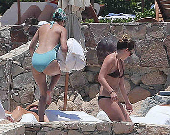 Rumer Willis and Tallulah Willis caught topless in Cabo San Lucas